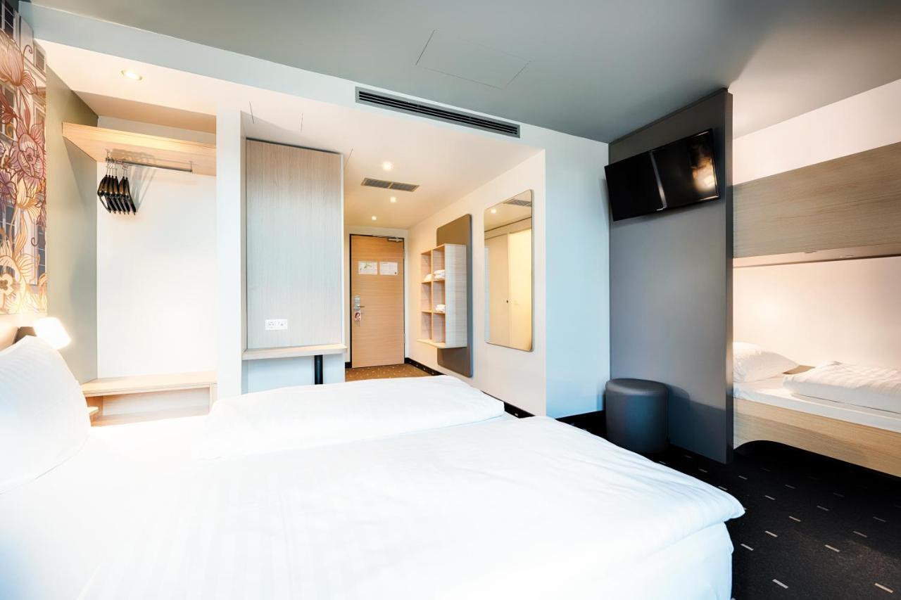 B&B Hotel Muenchen-Moosach Εξωτερικό φωτογραφία
