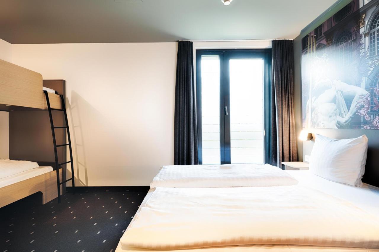 B&B Hotel Muenchen-Moosach Εξωτερικό φωτογραφία