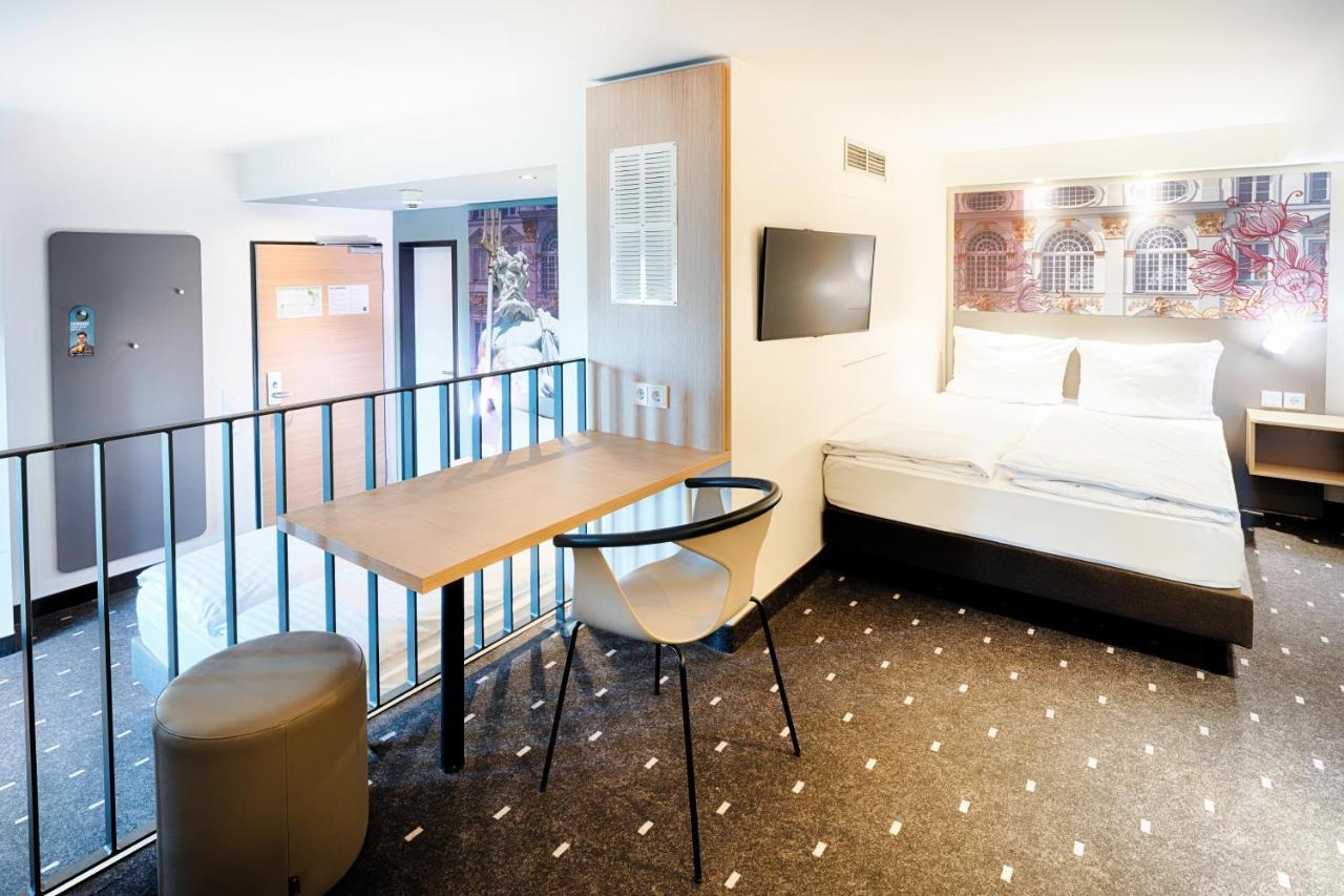 B&B Hotel Muenchen-Moosach Εξωτερικό φωτογραφία