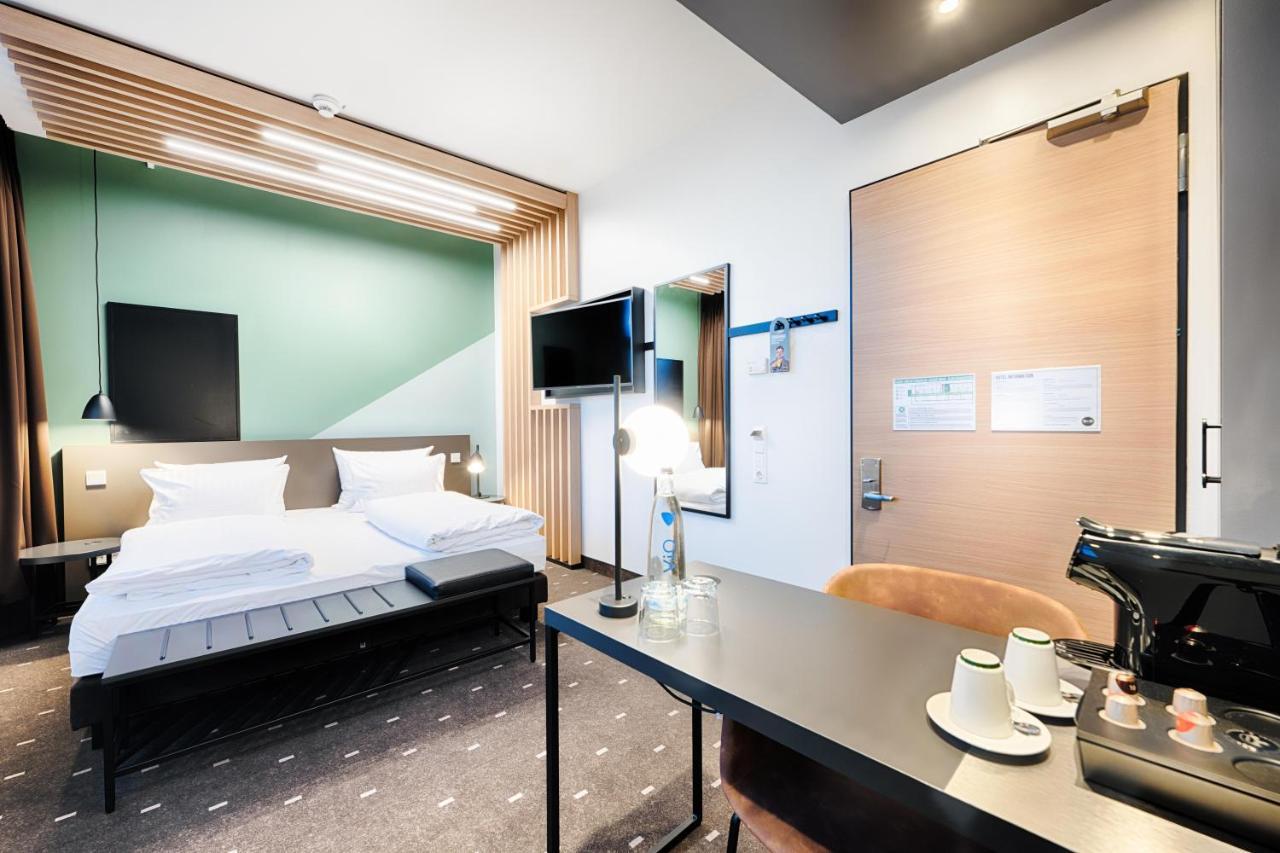 B&B Hotel Muenchen-Moosach Εξωτερικό φωτογραφία