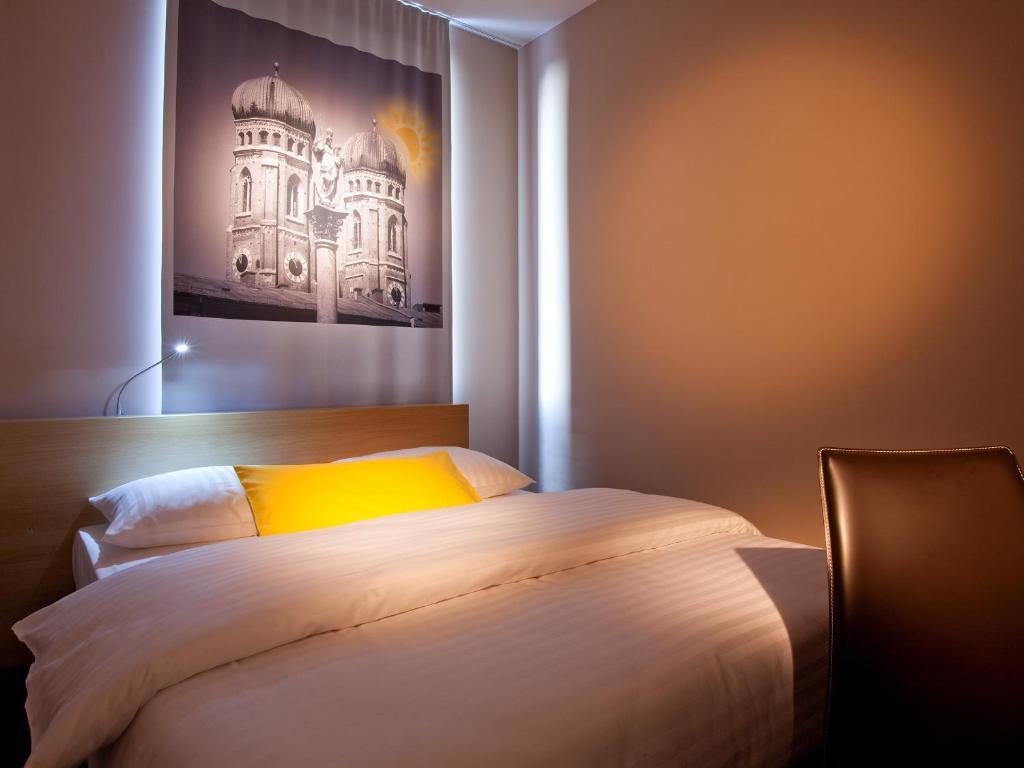 B&B Hotel Muenchen-Moosach Εξωτερικό φωτογραφία